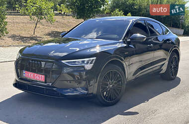 Внедорожник / Кроссовер Audi e-tron 2020 в 