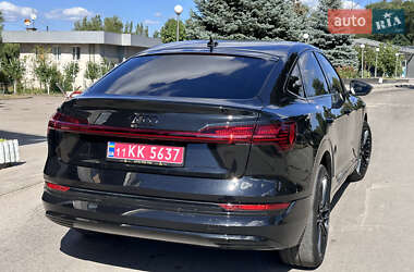 Внедорожник / Кроссовер Audi e-tron 2020 в 