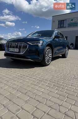 Внедорожник / Кроссовер Audi e-tron 2019 в 