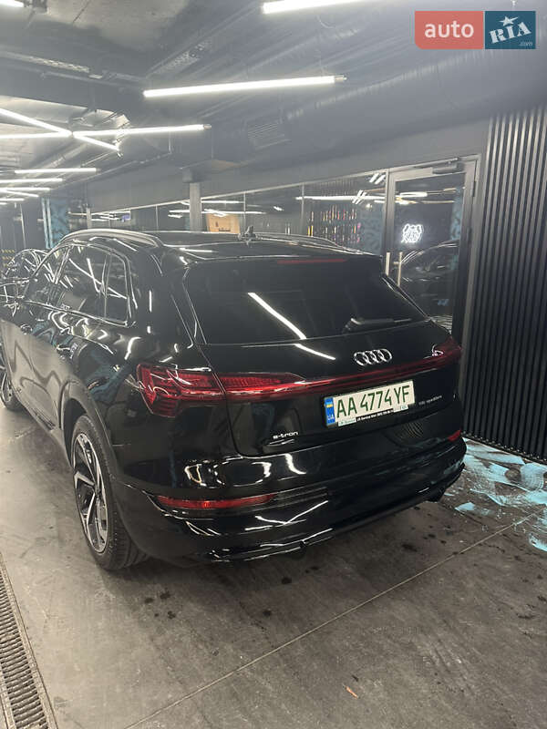 Внедорожник / Кроссовер Audi e-tron 2021 в Киеве