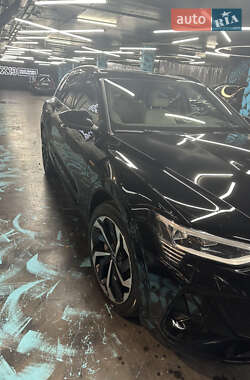 Внедорожник / Кроссовер Audi e-tron 2021 в 