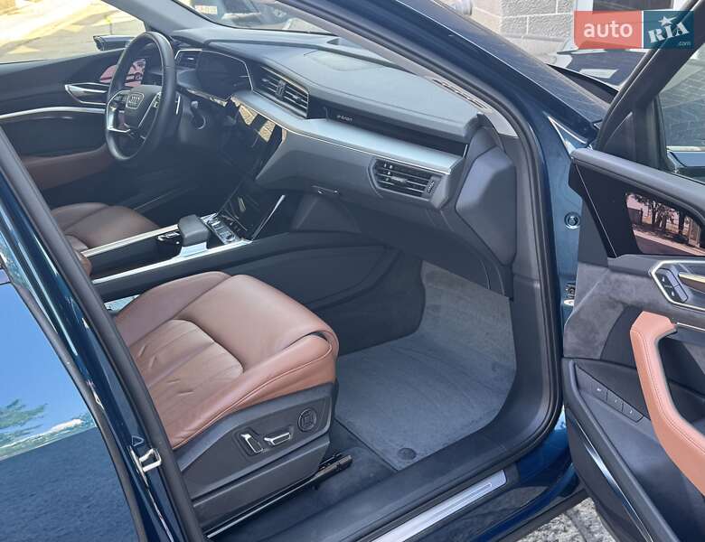 Внедорожник / Кроссовер Audi e-tron 2020 в Днепре