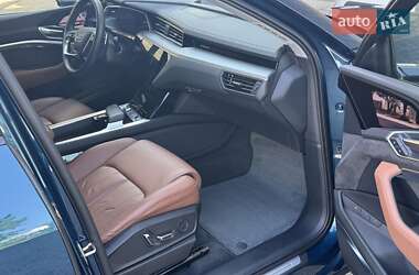 Внедорожник / Кроссовер Audi e-tron 2020 в 