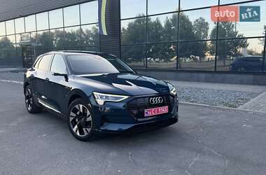 Внедорожник / Кроссовер Audi e-tron 2020 в 