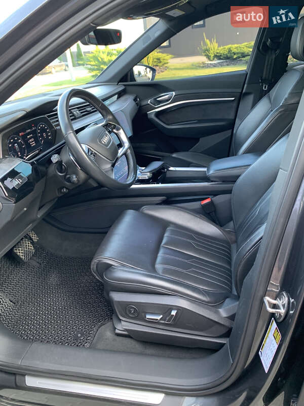 Внедорожник / Кроссовер Audi e-tron 2019 в Бучаче фото 34 Внедорожник / Кроссовер Audi e-tron 2019 в Бучаче
