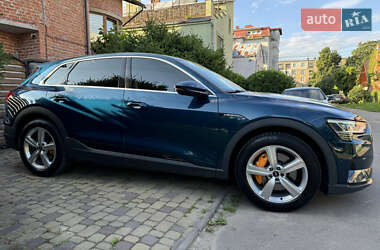 Внедорожник / Кроссовер Audi e-tron 2021 в 