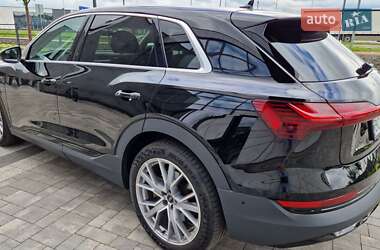 Внедорожник / Кроссовер Audi e-tron 2020 в 