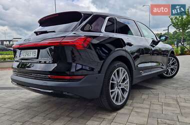 Внедорожник / Кроссовер Audi e-tron 2020 в 