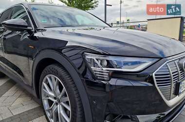Внедорожник / Кроссовер Audi e-tron 2020 в 