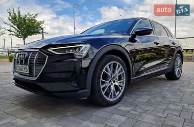 Внедорожник / Кроссовер Audi e-tron 2020 в 
