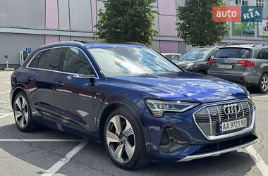Внедорожник / Кроссовер Audi e-tron 2020 в 