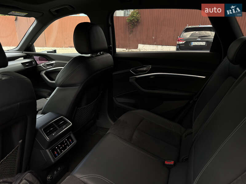 Позашляховик / Кросовер Audi e-tron 2020 в Києві