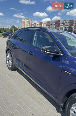 Внедорожник / Кроссовер Audi e-tron 2019 в 