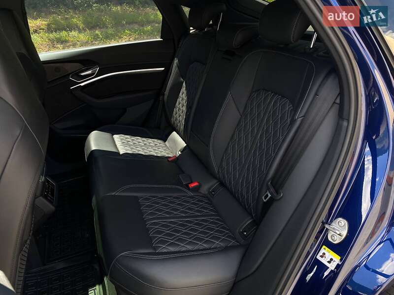 Внедорожник / Кроссовер Audi e-tron 2021 в Киеве