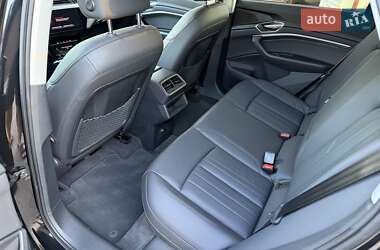 Внедорожник / Кроссовер Audi e-tron 2021 в 