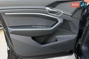 Внедорожник / Кроссовер Audi e-tron 2021 в 