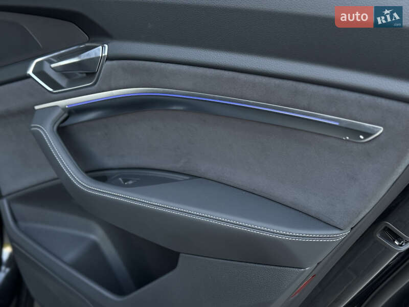 Внедорожник / Кроссовер Audi e-tron 2022 в Луцке
