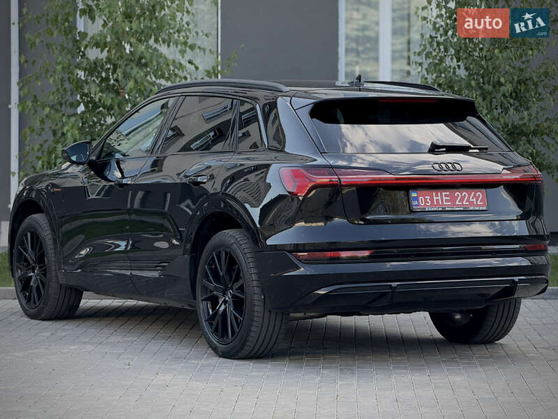 Позашляховик / Кросовер Audi e-tron 2022 в Луцьку