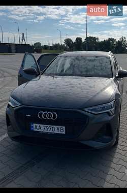 Внедорожник / Кроссовер Audi e-tron 2021 в 