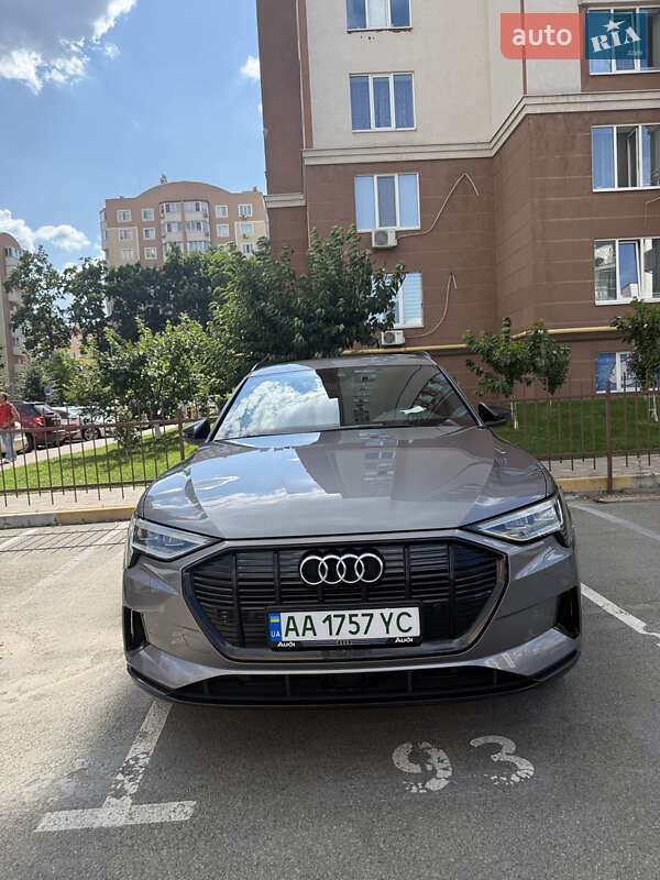 Audi e-tron 2019