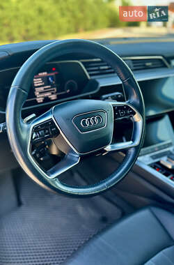 Внедорожник / Кроссовер Audi e-tron 2020 в 