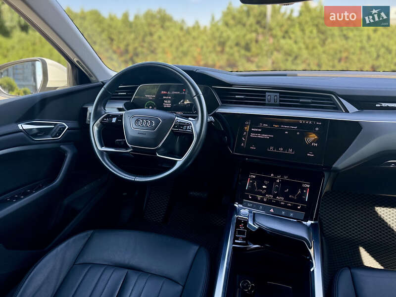Внедорожник / Кроссовер Audi e-tron 2020 в Киеве