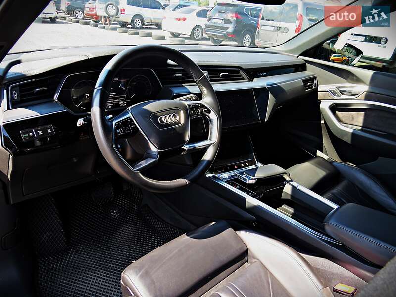 Позашляховик / Кросовер Audi e-tron 2018 в Черкасах