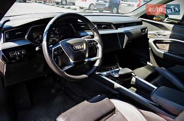 Внедорожник / Кроссовер Audi e-tron 2018 в 
