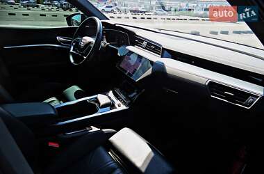 Внедорожник / Кроссовер Audi e-tron 2018 в 