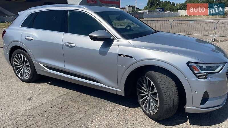 Внедорожник / Кроссовер Audi e-tron 2019 в Одессе фото 3 Внедорожник / Кроссовер Audi e-tron 2019 в Одессе