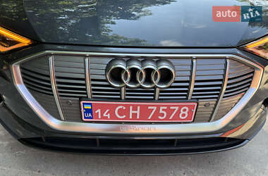 Внедорожник / Кроссовер Audi e-tron 2019 в 
