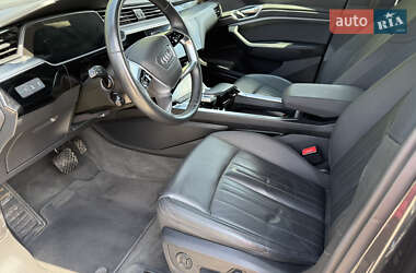 Внедорожник / Кроссовер Audi e-tron 2019 в 