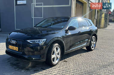 Внедорожник / Кроссовер Audi e-tron 2019 в 