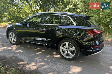 Внедорожник / Кроссовер Audi e-tron 2019 в 