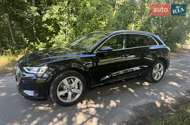 Внедорожник / Кроссовер Audi e-tron 2019 в 