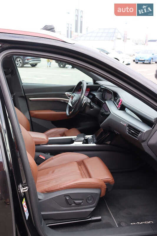 Позашляховик / Кросовер Audi e-tron 2019 в Києві фото 18 Позашляховик / Кросовер Audi e-tron 2019 в Києві