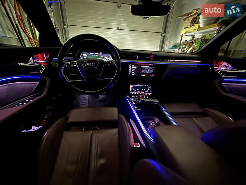 Позашляховик / Кросовер Audi e-tron 2019 в Києві фото 40 Позашляховик / Кросовер Audi e-tron 2019 в Києві