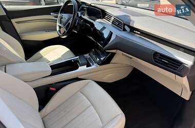 Внедорожник / Кроссовер Audi e-tron 2019 в 