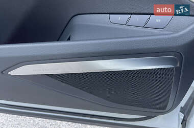 Внедорожник / Кроссовер Audi e-tron 2019 в 
