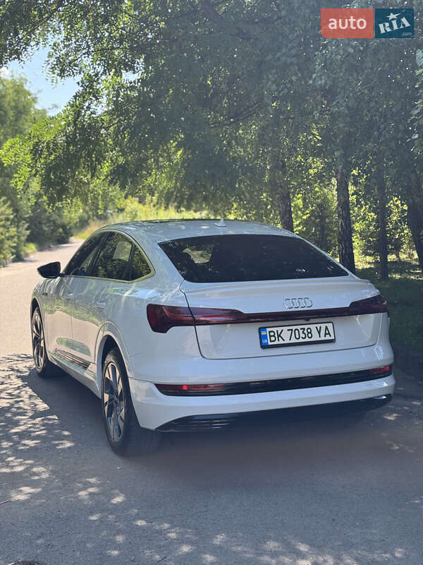 Внедорожник / Кроссовер Audi e-tron 2020 в Ровно