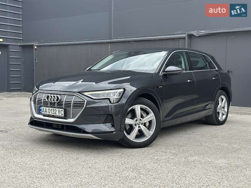 Внедорожник / Кроссовер Audi e-tron 2019 в Киеве