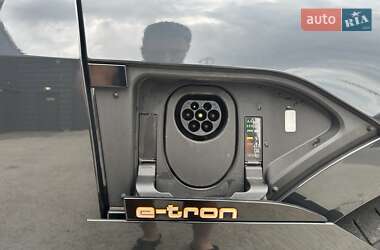 Внедорожник / Кроссовер Audi e-tron 2019 в 