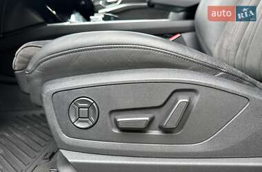 Внедорожник / Кроссовер Audi e-tron 2019 в 