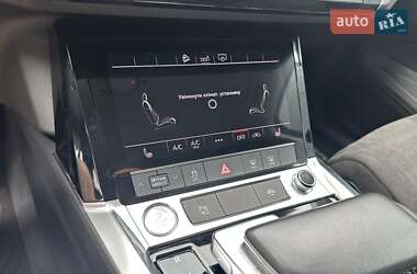 Внедорожник / Кроссовер Audi e-tron 2019 в 