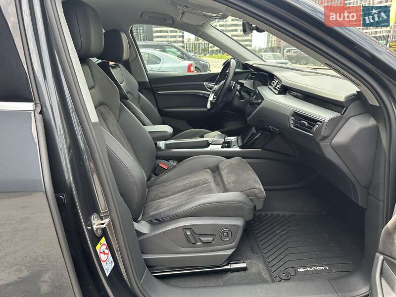 Внедорожник / Кроссовер Audi e-tron 2019 в Киеве