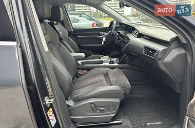 Внедорожник / Кроссовер Audi e-tron 2019 в 