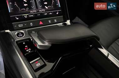 Внедорожник / Кроссовер Audi e-tron 2021 в 
