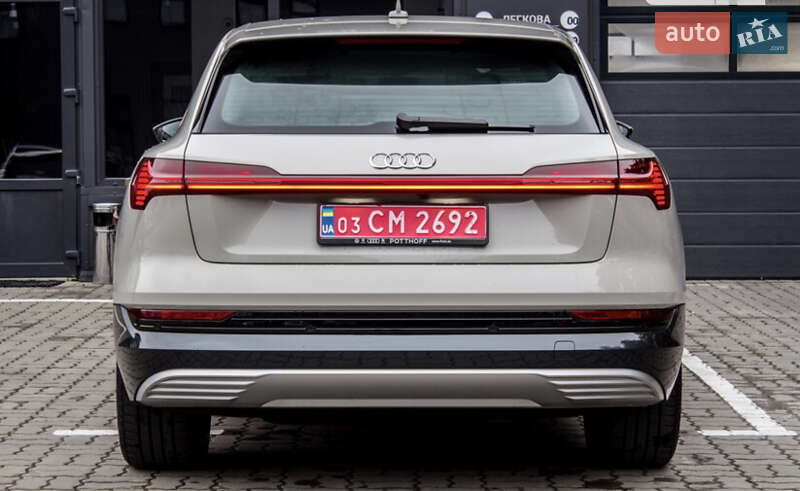Позашляховик / Кросовер Audi e-tron 2021 в Шептицькому