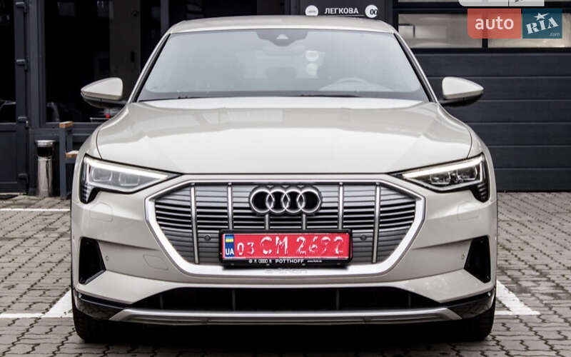 Позашляховик / Кросовер Audi e-tron 2021 в Шептицькому