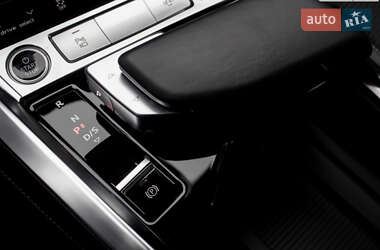 Внедорожник / Кроссовер Audi e-tron 2021 в 